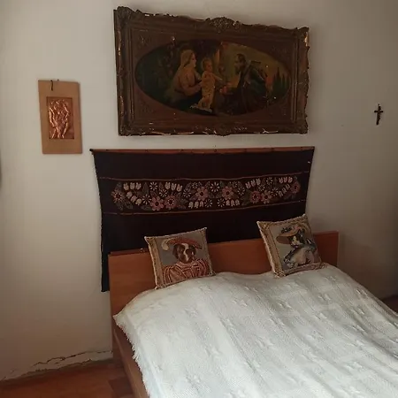 Sarga Katica Vendeghaz Apartmán *