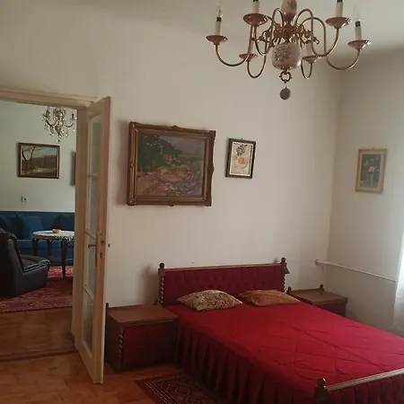 Sarga Katica Vendeghaz
